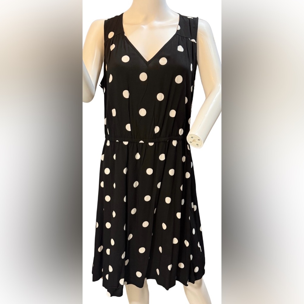 Old Navy Sleeveless Rayon V-Neck A-Frame Dress